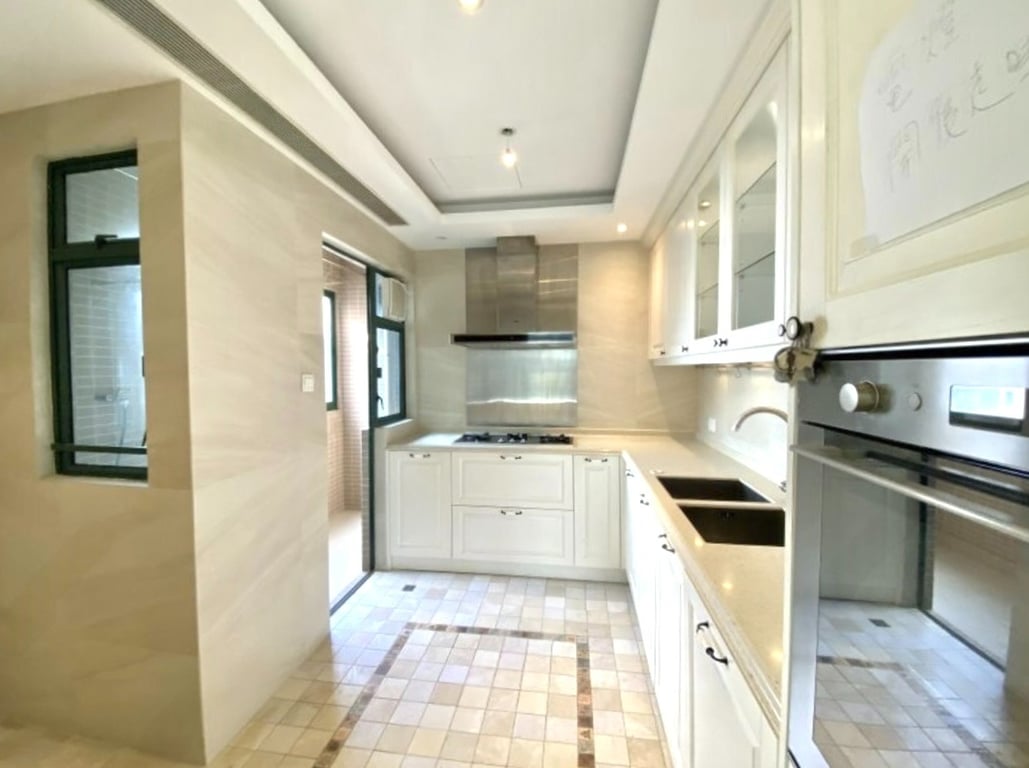 https://img.propertyraptor.com/cdn-cgi/imagedelivery/KD5bF_AFL0JDTbKLWF7z9g/ap8/ap8_001/hornet/prp/img/357a1795653436d2adaf7c76a6d85381-wtm.jpg/public