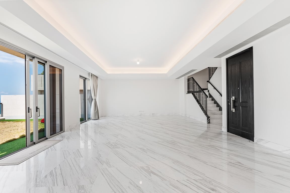 https://img.propertyraptor.com/cdn-cgi/imagedelivery/KD5bF_AFL0JDTbKLWF7z9g/ap8/ap8_001/hornet/prp/img/35a46085f9a05361ca9fbaeeac01542f-wtm.jpg/public