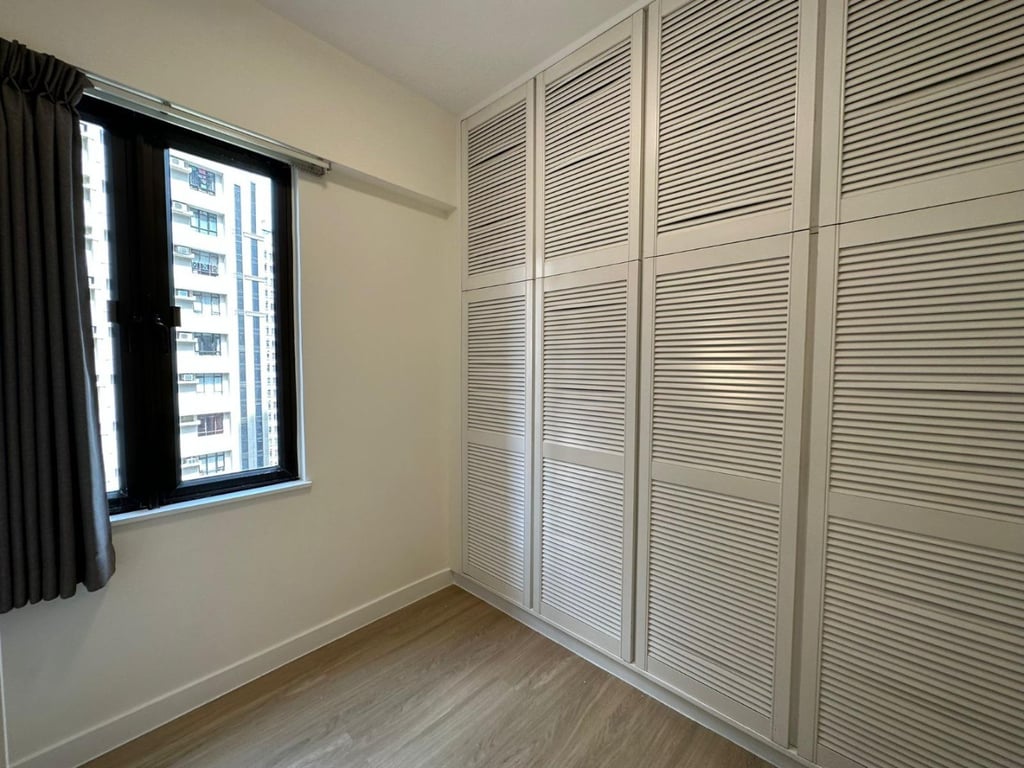 https://img.propertyraptor.com/cdn-cgi/imagedelivery/KD5bF_AFL0JDTbKLWF7z9g/ap8/ap8_001/hornet/prp/img/35a4a3951213d5b283bd4045458addee-wtm.jpg/public