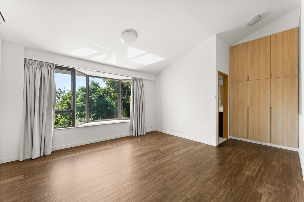 https://img.propertyraptor.com/cdn-cgi/imagedelivery/KD5bF_AFL0JDTbKLWF7z9g/ap8/ap8_001/hornet/prp/img/35eec621f379a123dcc56772aa6230bf-wtm.jpg/public