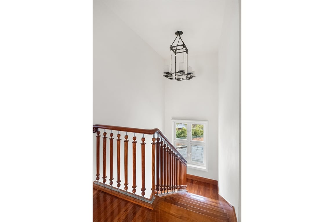 https://img.propertyraptor.com/cdn-cgi/imagedelivery/KD5bF_AFL0JDTbKLWF7z9g/ap8/ap8_001/hornet/prp/img/35fbb7e31b5a3e0ccb673b2b5ec66844-wtm.jpg/public