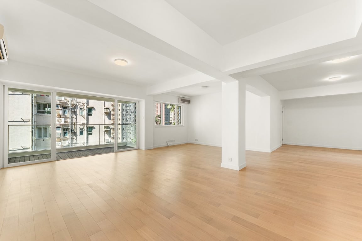 https://img.propertyraptor.com/cdn-cgi/imagedelivery/KD5bF_AFL0JDTbKLWF7z9g/ap8/ap8_001/hornet/prp/img/35fd4aff57b72b86d25c407ec4868f2e-wtm.jpg/public