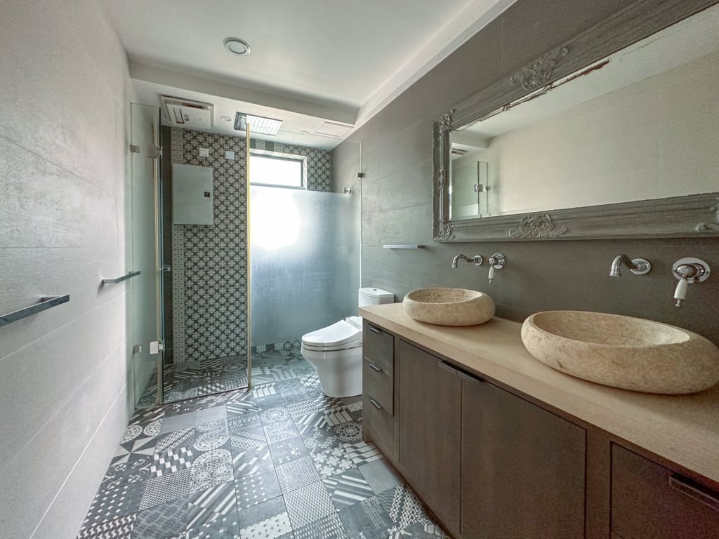 https://img.propertyraptor.com/cdn-cgi/imagedelivery/KD5bF_AFL0JDTbKLWF7z9g/ap8/ap8_001/hornet/prp/img/36137e6c897fc75226e3e11cc9d543ef.jpg/public