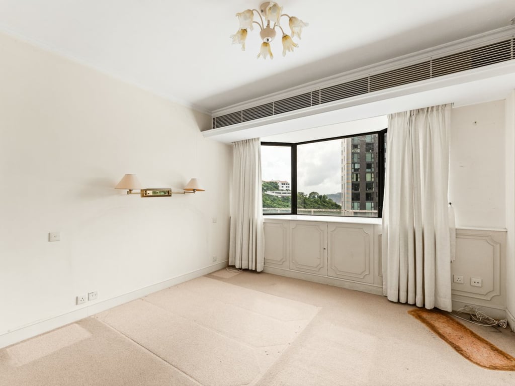 https://img.propertyraptor.com/cdn-cgi/imagedelivery/KD5bF_AFL0JDTbKLWF7z9g/ap8/ap8_001/hornet/prp/img/36354461d5ed4451255604e018652b45-wtm.jpg/public