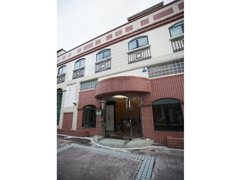 https://img.propertyraptor.com/cdn-cgi/imagedelivery/KD5bF_AFL0JDTbKLWF7z9g/ap8/ap8_001/hornet/prp/img/366b7a9ef21db61ae15e4336cb40048b.jpg/public