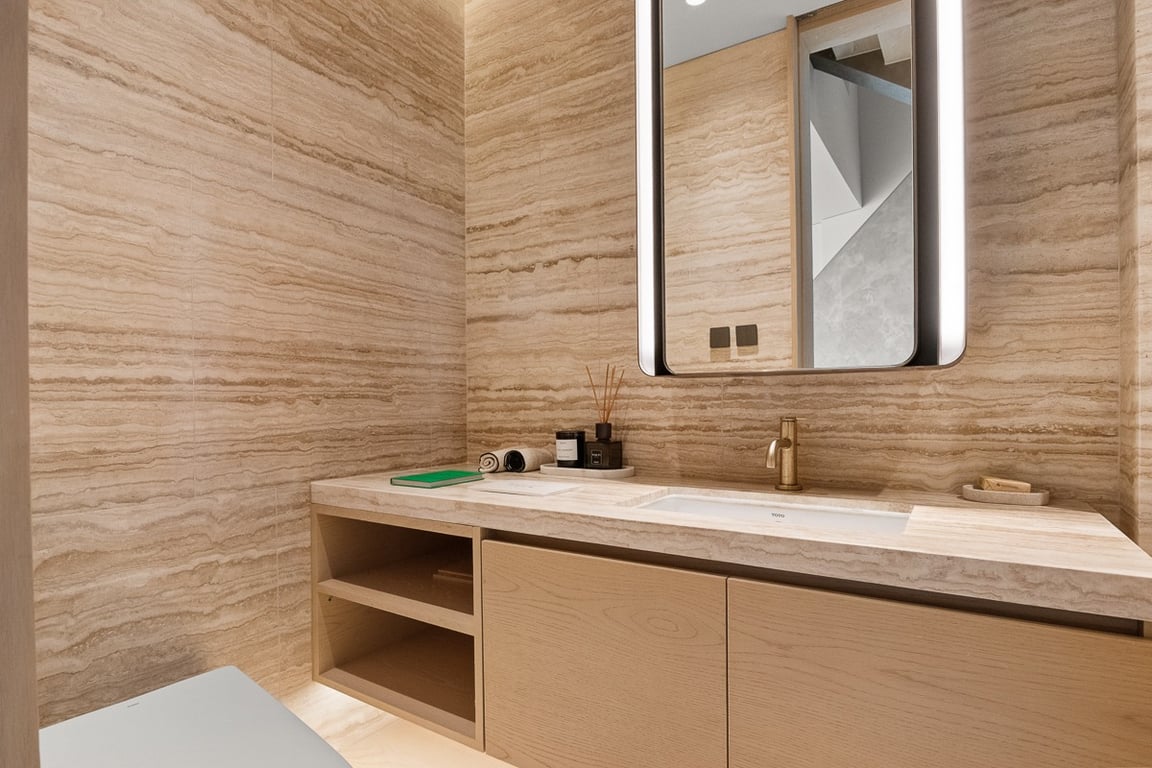 https://img.propertyraptor.com/cdn-cgi/imagedelivery/KD5bF_AFL0JDTbKLWF7z9g/ap8/ap8_001/hornet/prp/img/36825547fdcae9171677aff95c12e4b5-wtm.jpg/public