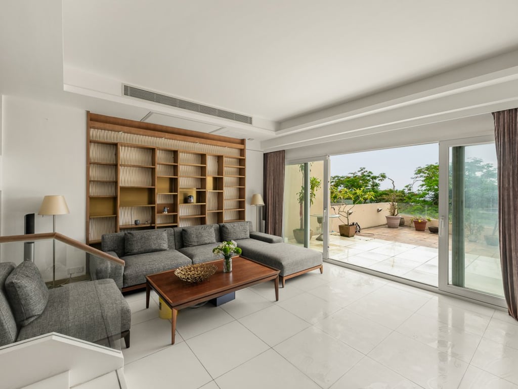 https://img.propertyraptor.com/cdn-cgi/imagedelivery/KD5bF_AFL0JDTbKLWF7z9g/ap8/ap8_001/hornet/prp/img/36939493ca9b873d95eb23ed092d9d15.jpg/public