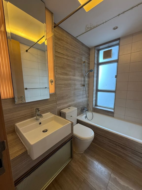 https://img.propertyraptor.com/cdn-cgi/imagedelivery/KD5bF_AFL0JDTbKLWF7z9g/ap8/ap8_001/hornet/prp/img/372bfb7671ae983f2544856e623adfa9-wtm.jpg/public