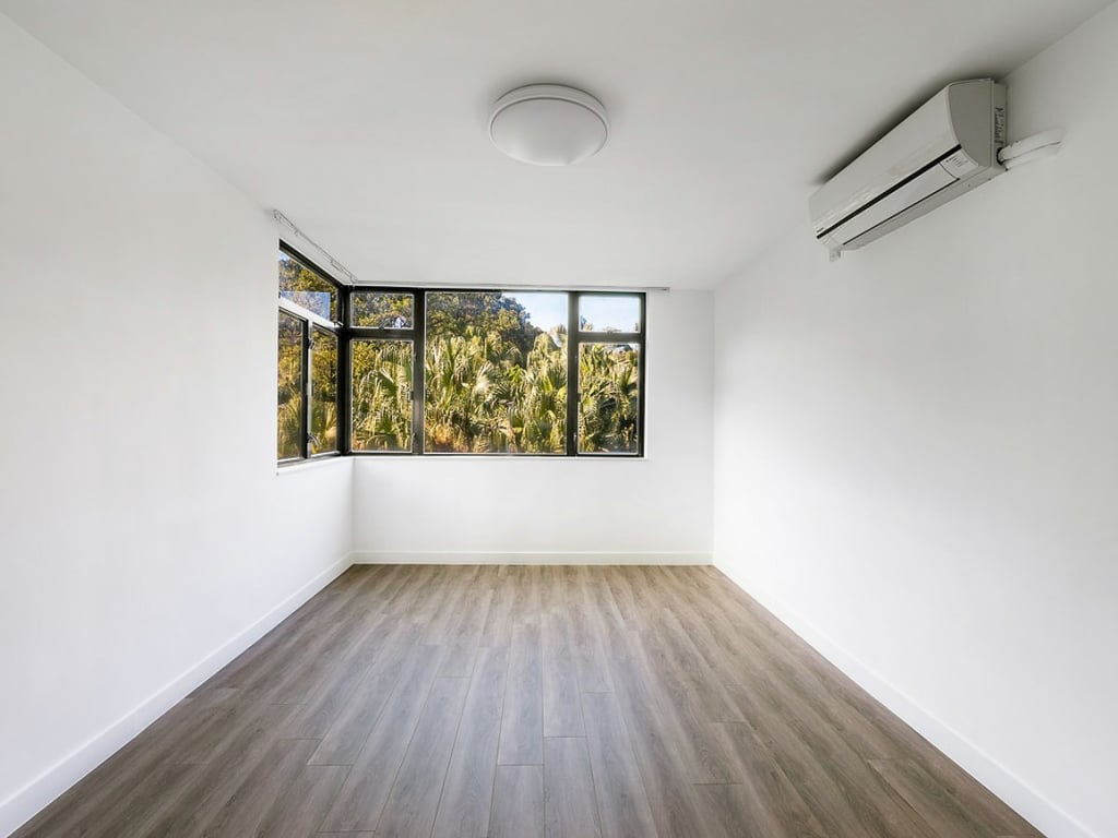 https://img.propertyraptor.com/cdn-cgi/imagedelivery/KD5bF_AFL0JDTbKLWF7z9g/ap8/ap8_001/hornet/prp/img/37438cc6374744be77b3c7ff1265b564.jpg/public