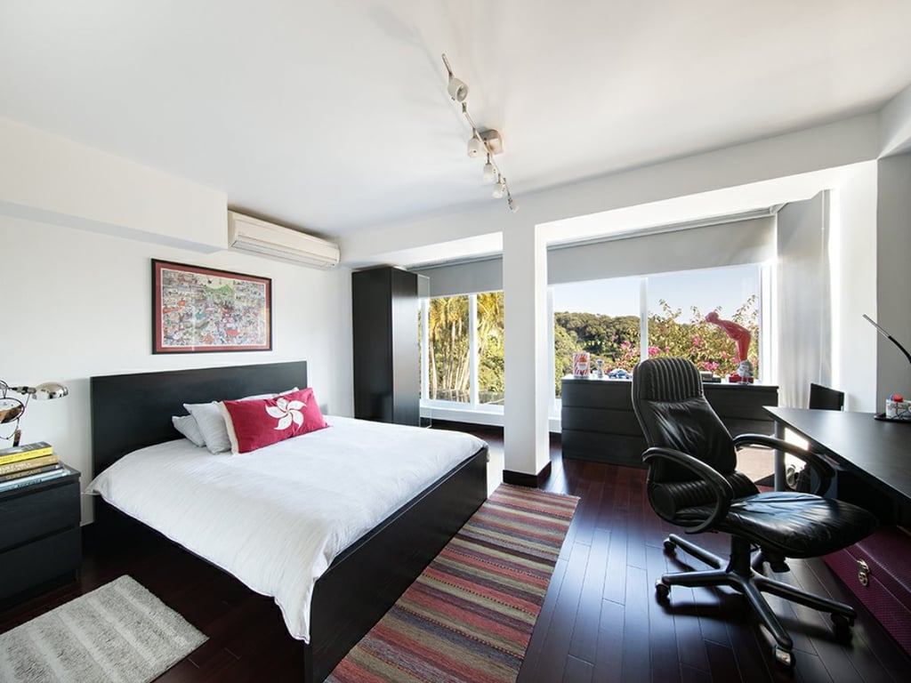 https://img.propertyraptor.com/cdn-cgi/imagedelivery/KD5bF_AFL0JDTbKLWF7z9g/ap8/ap8_001/hornet/prp/img/3748d53002a408b0ff80df9825e22bf5.jpg/public