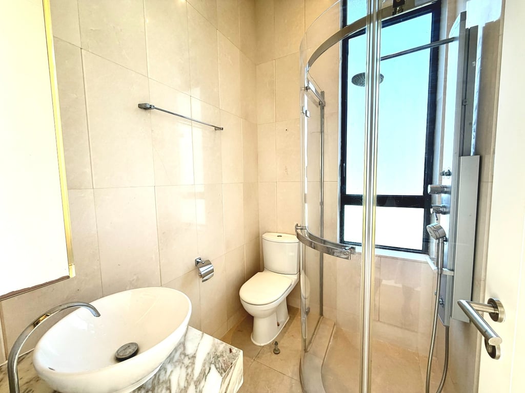 https://img.propertyraptor.com/cdn-cgi/imagedelivery/KD5bF_AFL0JDTbKLWF7z9g/ap8/ap8_001/hornet/prp/img/3786e129bd29698c1789e795402cd2d6-wtm.jpg/public