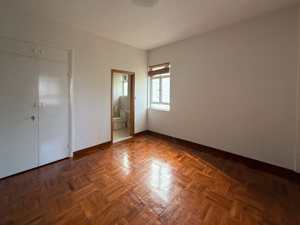 https://img.propertyraptor.com/cdn-cgi/imagedelivery/KD5bF_AFL0JDTbKLWF7z9g/ap8/ap8_001/hornet/prp/img/37cd98beed870b283f1bf25d005fc7df-wtm.jpg/public