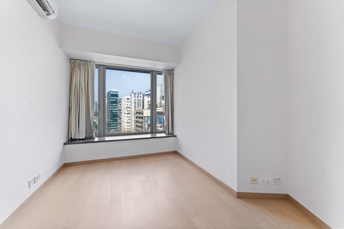 https://img.propertyraptor.com/cdn-cgi/imagedelivery/KD5bF_AFL0JDTbKLWF7z9g/ap8/ap8_001/hornet/prp/img/37d77b40293cce31ecec8c53b1bacc5c-wtm.jpg/public