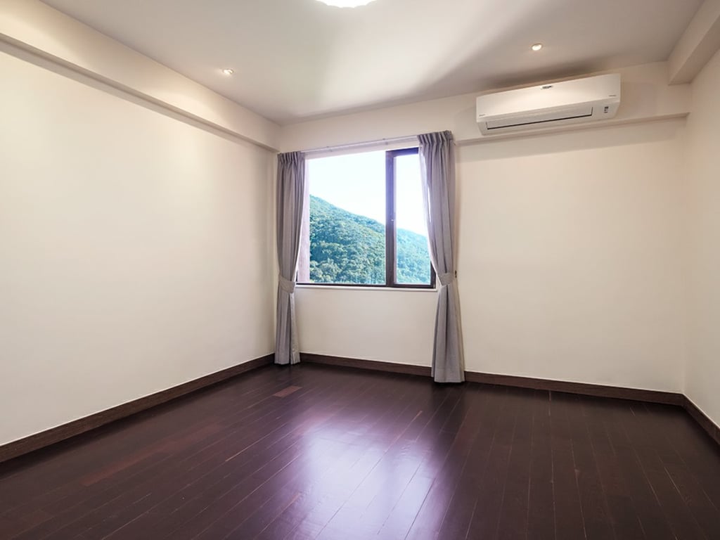 https://img.propertyraptor.com/cdn-cgi/imagedelivery/KD5bF_AFL0JDTbKLWF7z9g/ap8/ap8_001/hornet/prp/img/381226690098514a0dfed4c137ced022.jpg/public