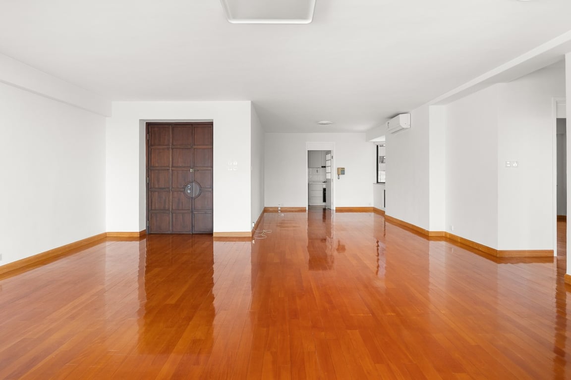 https://img.propertyraptor.com/cdn-cgi/imagedelivery/KD5bF_AFL0JDTbKLWF7z9g/ap8/ap8_001/hornet/prp/img/384fa8adfd1cc2023eaa591b0dfa0909-wtm.jpg/public