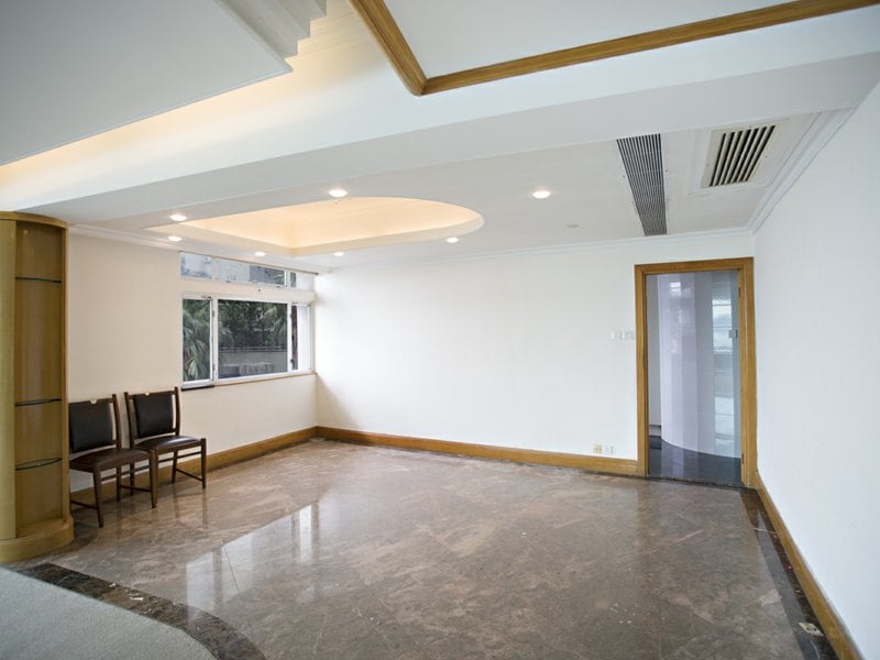 https://img.propertyraptor.com/cdn-cgi/imagedelivery/KD5bF_AFL0JDTbKLWF7z9g/ap8/ap8_001/hornet/prp/img/385043896194ce2183f61396f5e8d247.jpg/public