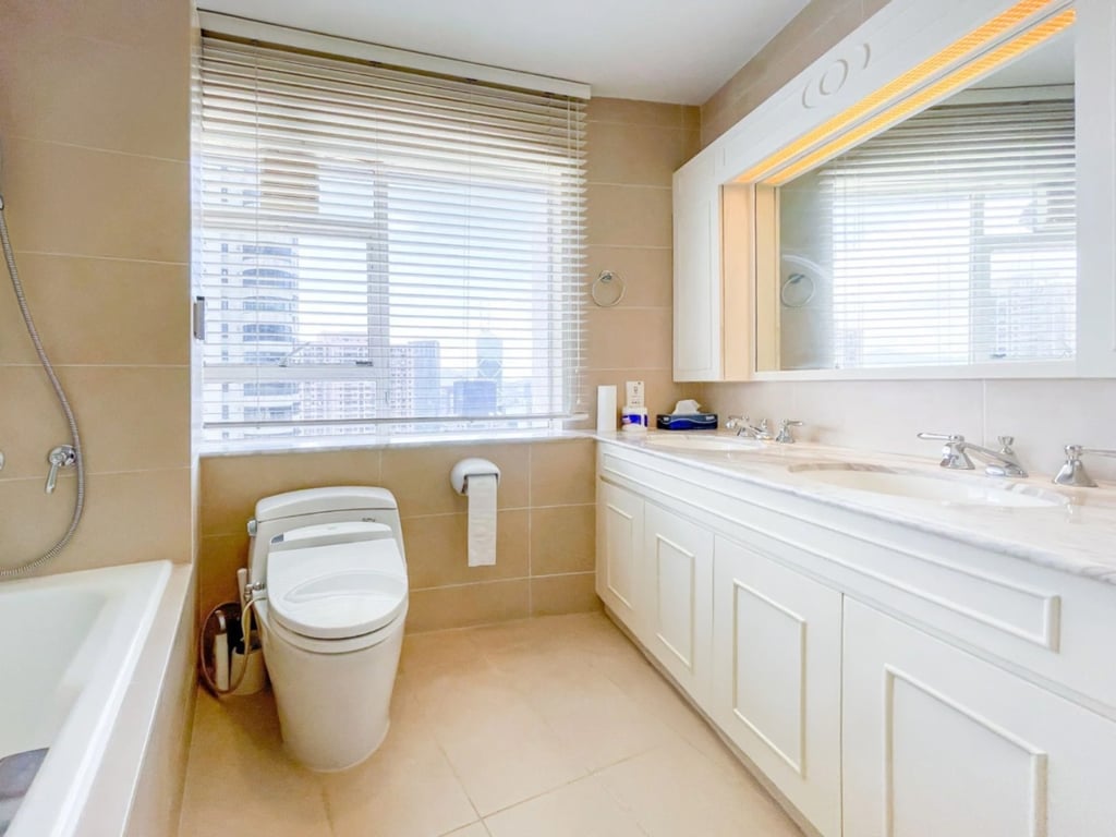 https://img.propertyraptor.com/cdn-cgi/imagedelivery/KD5bF_AFL0JDTbKLWF7z9g/ap8/ap8_001/hornet/prp/img/38997153c9b439d8462e95fb3b7d1a95-wtm.jpg/public