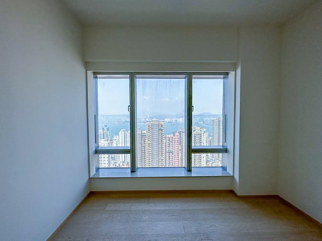 https://img.propertyraptor.com/cdn-cgi/imagedelivery/KD5bF_AFL0JDTbKLWF7z9g/ap8/ap8_001/hornet/prp/img/38a0a342becea548a4040709ba4e6c3f.jpg/public