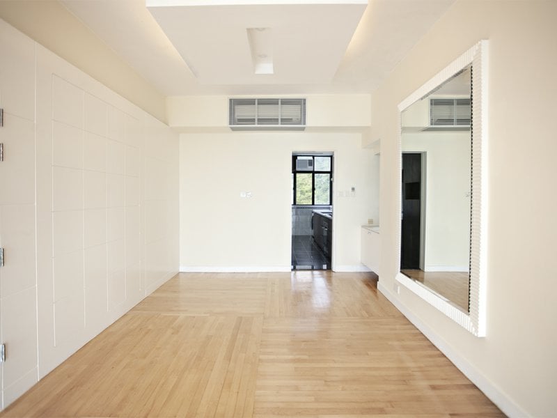 https://img.propertyraptor.com/cdn-cgi/imagedelivery/KD5bF_AFL0JDTbKLWF7z9g/ap8/ap8_001/hornet/prp/img/38bf381729f28b163fc7a36a9950d782.jpg/public