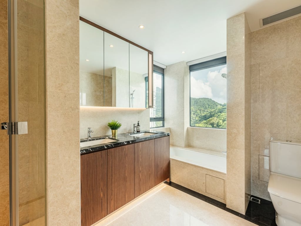 https://img.propertyraptor.com/cdn-cgi/imagedelivery/KD5bF_AFL0JDTbKLWF7z9g/ap8/ap8_001/hornet/prp/img/38f0444f33ea6b0dd17c6876cc6c22d3.jpg/public