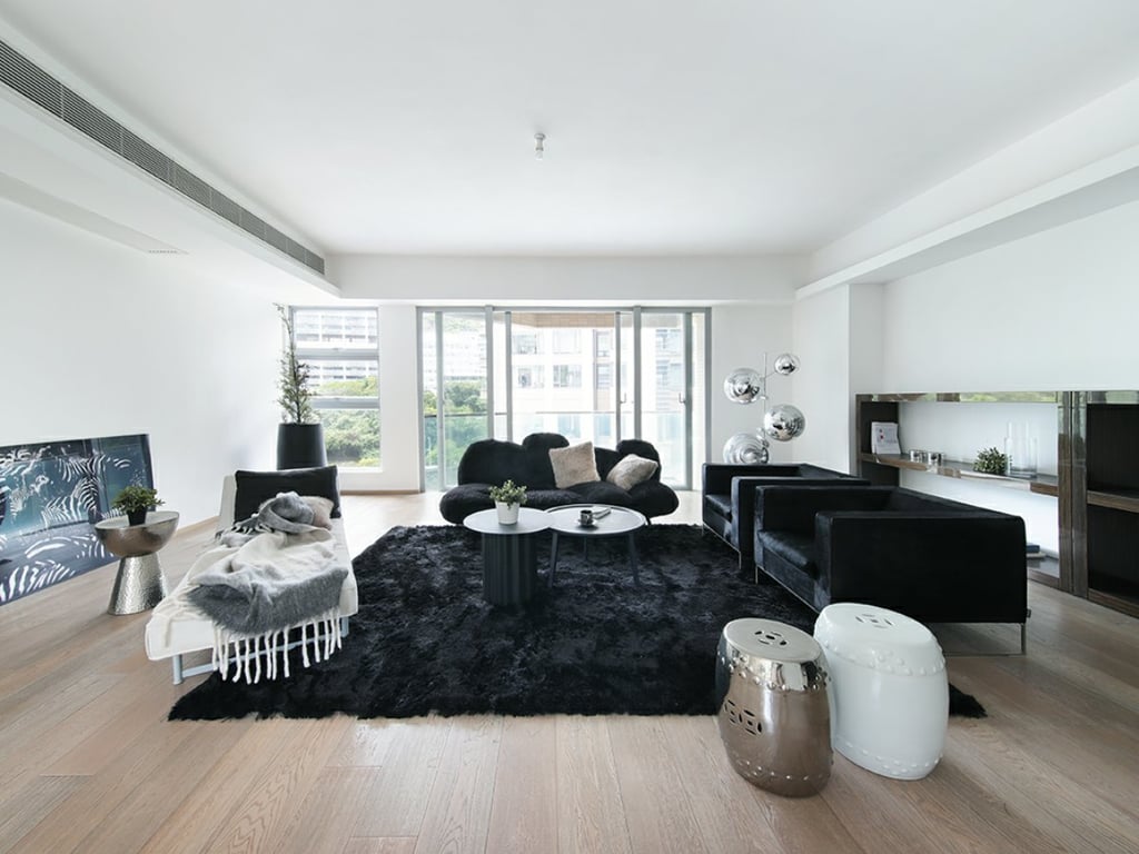 https://img.propertyraptor.com/cdn-cgi/imagedelivery/KD5bF_AFL0JDTbKLWF7z9g/ap8/ap8_001/hornet/prp/img/39153f02bbfd47966dee493b463fef34.jpg/public