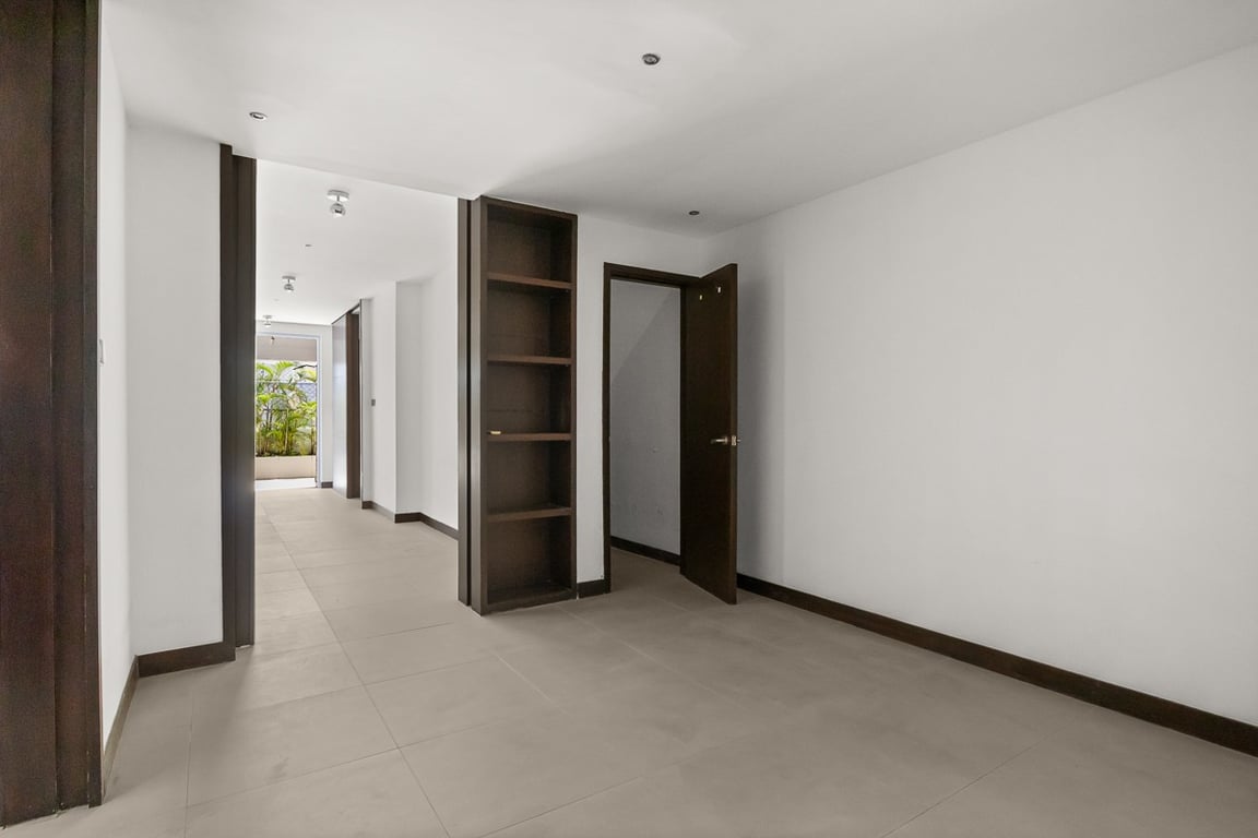 https://img.propertyraptor.com/cdn-cgi/imagedelivery/KD5bF_AFL0JDTbKLWF7z9g/ap8/ap8_001/hornet/prp/img/3921ad2c6c8531cfa866d5bf67f182b1-wtm.jpg/public
