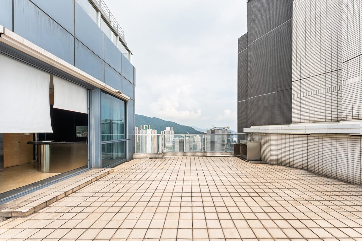 https://img.propertyraptor.com/cdn-cgi/imagedelivery/KD5bF_AFL0JDTbKLWF7z9g/ap8/ap8_001/hornet/prp/img/393157564240f87f8358eb5198f81e92-wtm.jpg/public