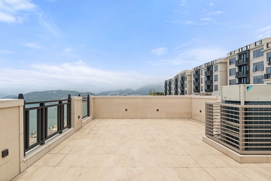 https://img.propertyraptor.com/cdn-cgi/imagedelivery/KD5bF_AFL0JDTbKLWF7z9g/ap8/ap8_001/hornet/prp/img/396b023b6250dbec38d995886b3ec494-wtm.jpg/public