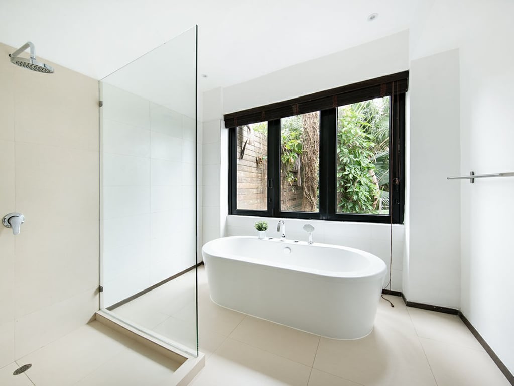 https://img.propertyraptor.com/cdn-cgi/imagedelivery/KD5bF_AFL0JDTbKLWF7z9g/ap8/ap8_001/hornet/prp/img/396dcae687a0a6228eed75df534be2b6.jpg/public