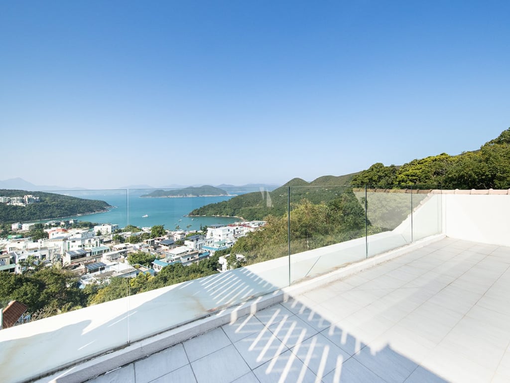 https://img.propertyraptor.com/cdn-cgi/imagedelivery/KD5bF_AFL0JDTbKLWF7z9g/ap8/ap8_001/hornet/prp/img/396ea4b92c8f17c9f3c1fa0329a527e8.jpg/public
