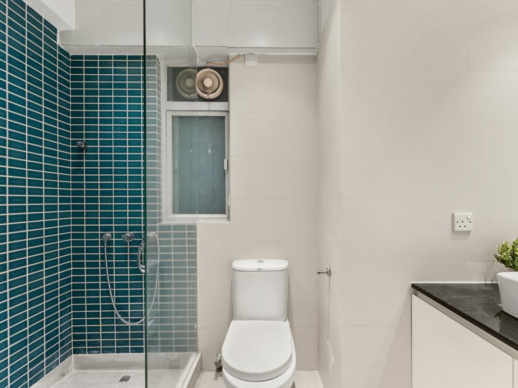 https://img.propertyraptor.com/cdn-cgi/imagedelivery/KD5bF_AFL0JDTbKLWF7z9g/ap8/ap8_001/hornet/prp/img/3976017e8879114fd127b856005cccc2-wtm.jpg/public