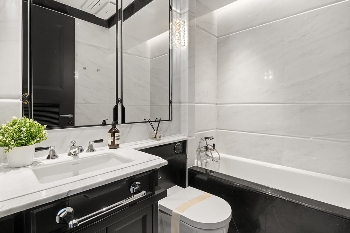 https://img.propertyraptor.com/cdn-cgi/imagedelivery/KD5bF_AFL0JDTbKLWF7z9g/ap8/ap8_001/hornet/prp/img/39bdeefbe16986d23c6d911a73e97b02-wtm.jpg/public