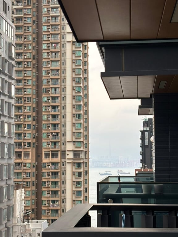 https://img.propertyraptor.com/cdn-cgi/imagedelivery/KD5bF_AFL0JDTbKLWF7z9g/ap8/ap8_001/hornet/prp/img/3a9fa191effb152d8138aaec24381912-wtm.jpg/public