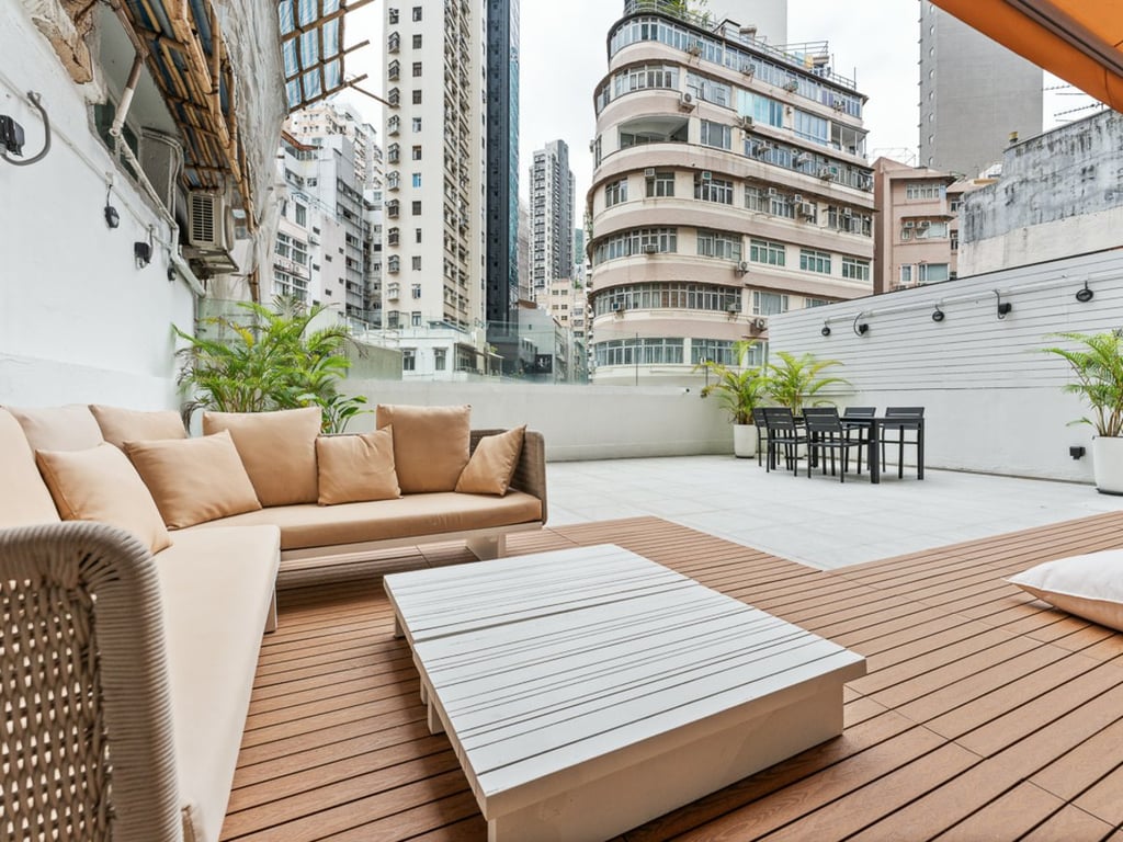 https://img.propertyraptor.com/cdn-cgi/imagedelivery/KD5bF_AFL0JDTbKLWF7z9g/ap8/ap8_001/hornet/prp/img/3aa7b8b22267cd467feb3e253ec398e7-wtm.jpg/public