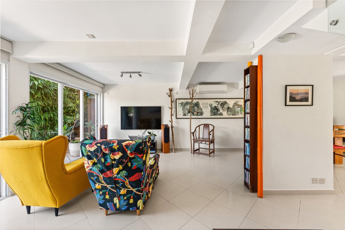 https://img.propertyraptor.com/cdn-cgi/imagedelivery/KD5bF_AFL0JDTbKLWF7z9g/ap8/ap8_001/hornet/prp/img/3ac13f1ab7640b11543350bd591e1ddd-wtm.jpg/public