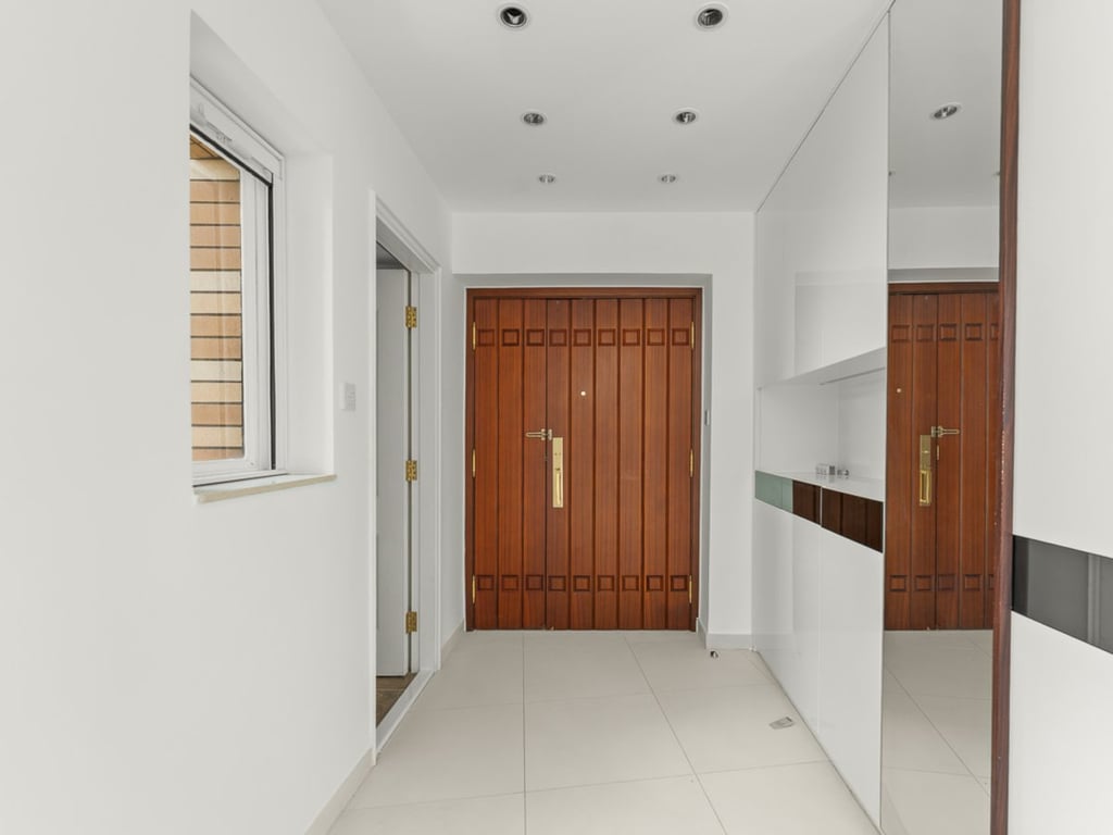 https://img.propertyraptor.com/cdn-cgi/imagedelivery/KD5bF_AFL0JDTbKLWF7z9g/ap8/ap8_001/hornet/prp/img/3ada611c34b99b155a39728de739222d-wtm.jpg/public