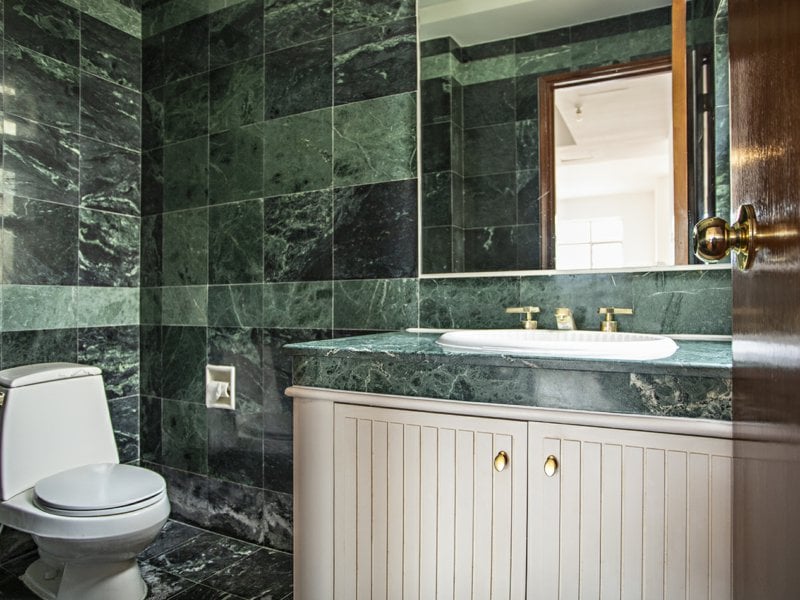 https://img.propertyraptor.com/cdn-cgi/imagedelivery/KD5bF_AFL0JDTbKLWF7z9g/ap8/ap8_001/hornet/prp/img/3af5b21d327f31355c30b790e04ee7b1.jpg/public