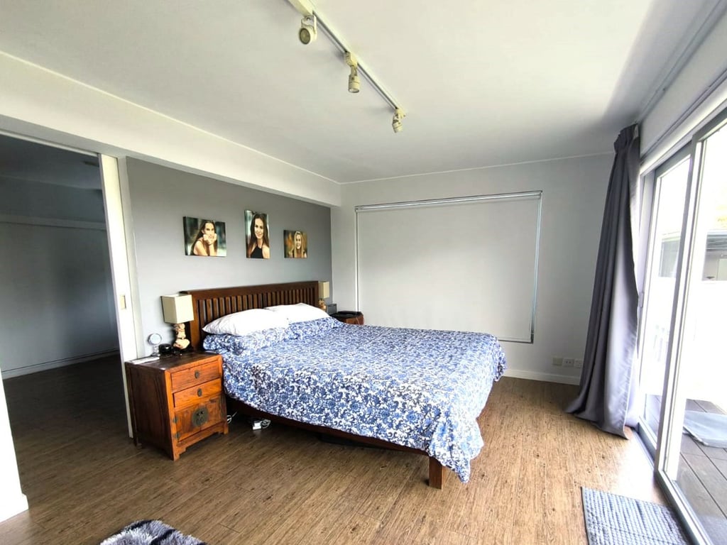 https://img.propertyraptor.com/cdn-cgi/imagedelivery/KD5bF_AFL0JDTbKLWF7z9g/ap8/ap8_001/hornet/prp/img/3b181950782514b1017218bf010d43a5.jpg/public