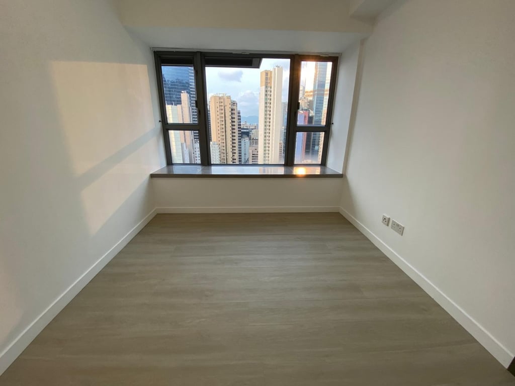 https://img.propertyraptor.com/cdn-cgi/imagedelivery/KD5bF_AFL0JDTbKLWF7z9g/ap8/ap8_001/hornet/prp/img/3b1d664f4fcc29facdec322599f577be-wtm.jpg/public