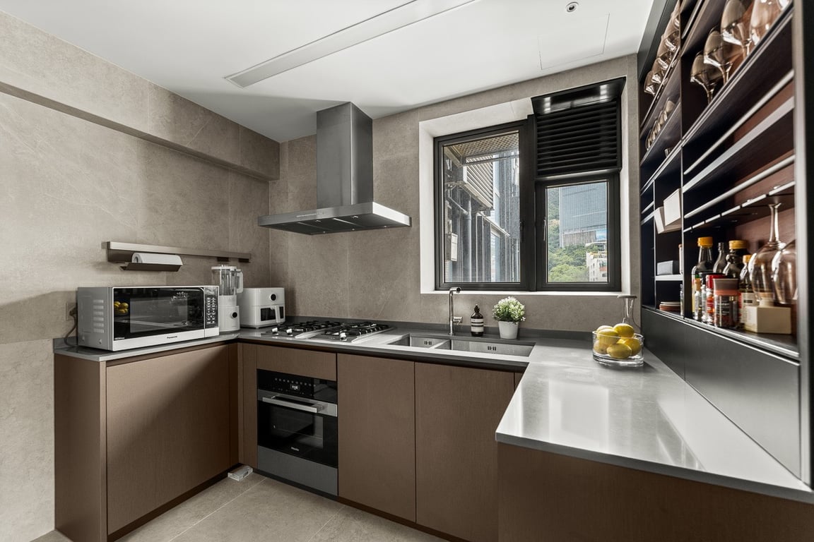 https://img.propertyraptor.com/cdn-cgi/imagedelivery/KD5bF_AFL0JDTbKLWF7z9g/ap8/ap8_001/hornet/prp/img/3b23c22c5c8bfde9eb4497c9e3698243-wtm.jpg/public