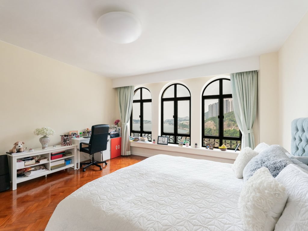 https://img.propertyraptor.com/cdn-cgi/imagedelivery/KD5bF_AFL0JDTbKLWF7z9g/ap8/ap8_001/hornet/prp/img/3b2e959e29f51b1df6b6430fd514641e.jpg/public