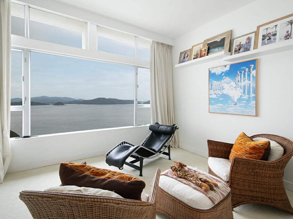 https://img.propertyraptor.com/cdn-cgi/imagedelivery/KD5bF_AFL0JDTbKLWF7z9g/ap8/ap8_001/hornet/prp/img/3bc16be11988ccef9e993b46691198b1.jpg/public