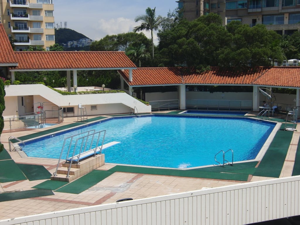https://img.propertyraptor.com/cdn-cgi/imagedelivery/KD5bF_AFL0JDTbKLWF7z9g/ap8/ap8_001/hornet/prp/img/3c17a7a0f69449481b728b50e613dd7e.jpg/public