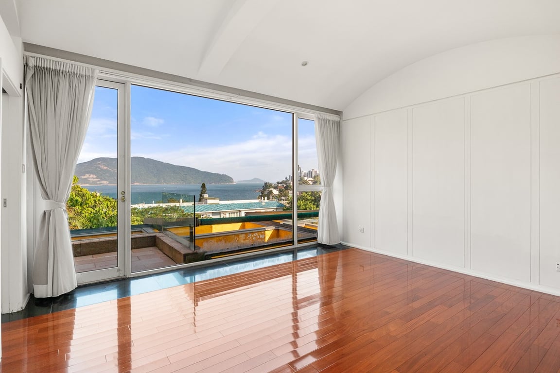 https://img.propertyraptor.com/cdn-cgi/imagedelivery/KD5bF_AFL0JDTbKLWF7z9g/ap8/ap8_001/hornet/prp/img/3c2d0bebeab5e3ce4c376b9f3186eaff-wtm.jpg/public