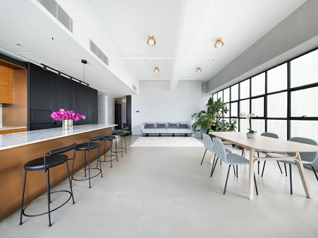 https://img.propertyraptor.com/cdn-cgi/imagedelivery/KD5bF_AFL0JDTbKLWF7z9g/ap8/ap8_001/hornet/prp/img/3c41dd2f45da727aebfeeb2a44162fd0.jpg/public
