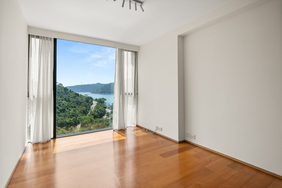 https://img.propertyraptor.com/cdn-cgi/imagedelivery/KD5bF_AFL0JDTbKLWF7z9g/ap8/ap8_001/hornet/prp/img/3c564c891ee580c4a5ac8fdab242ec65-wtm.jpg/public