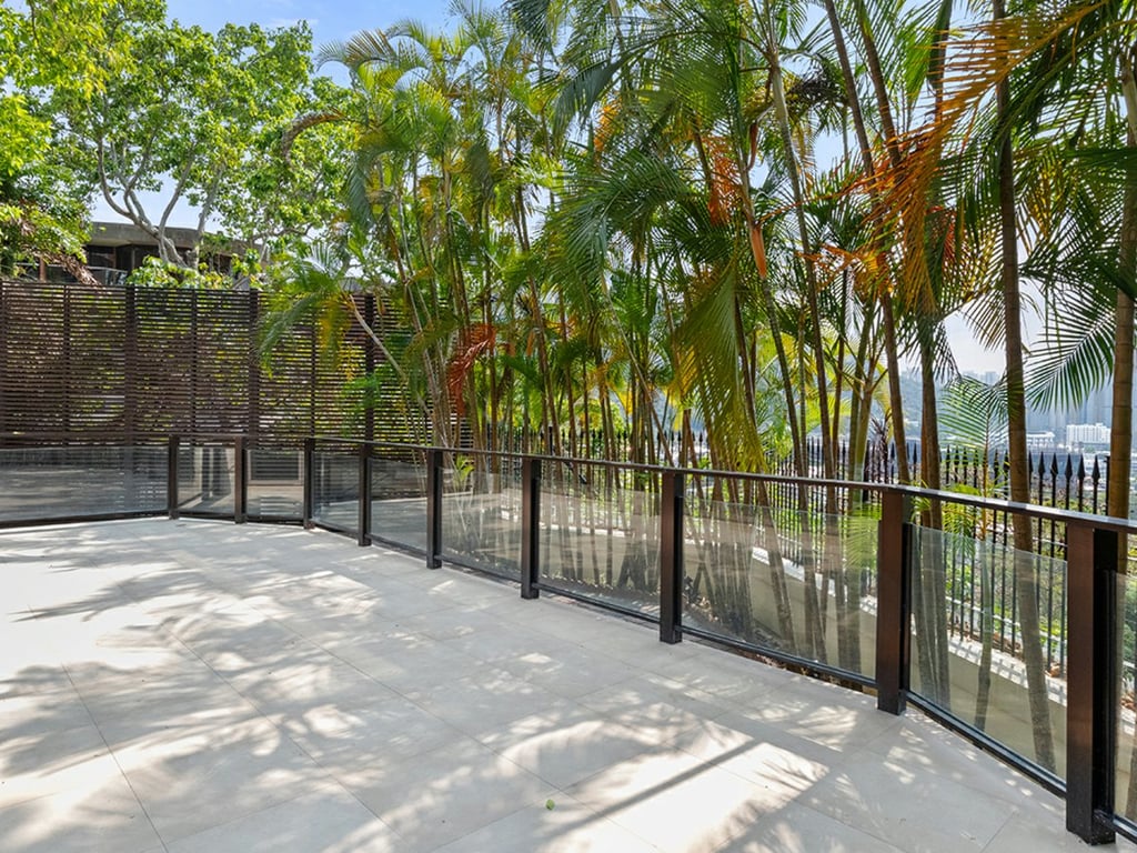 https://img.propertyraptor.com/cdn-cgi/imagedelivery/KD5bF_AFL0JDTbKLWF7z9g/ap8/ap8_001/hornet/prp/img/3cc587373961be8dbae7a187f092a1cd.jpg/public