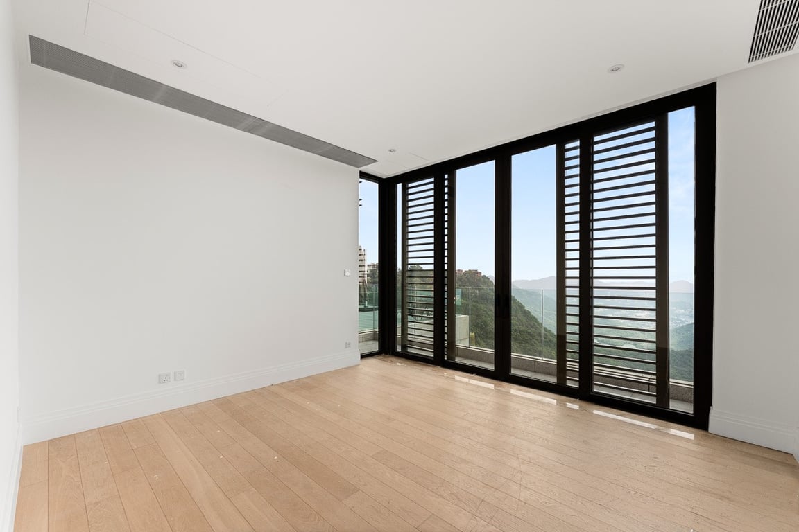 https://img.propertyraptor.com/cdn-cgi/imagedelivery/KD5bF_AFL0JDTbKLWF7z9g/ap8/ap8_001/hornet/prp/img/3cd04a566a1cc7ce7b19a75c7f576023-wtm.jpg/public