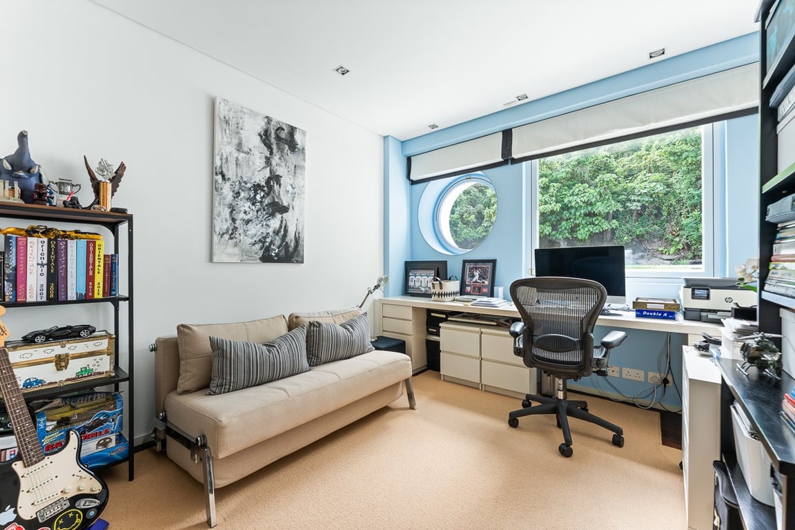 https://img.propertyraptor.com/cdn-cgi/imagedelivery/KD5bF_AFL0JDTbKLWF7z9g/ap8/ap8_001/hornet/prp/img/3cda1c5ba6e29069160172530cc3fdb0-wtm.jpg/public