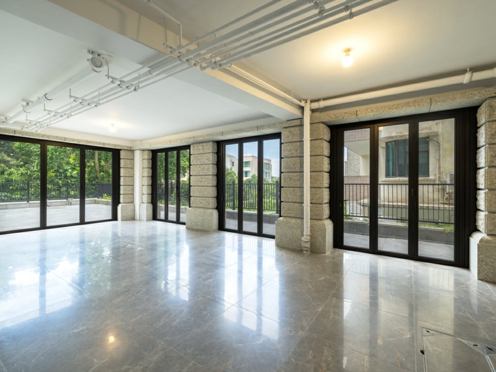 https://img.propertyraptor.com/cdn-cgi/imagedelivery/KD5bF_AFL0JDTbKLWF7z9g/ap8/ap8_001/hornet/prp/img/3d0bc4db333ab86df98ec343ac038c1e.jpg/public